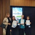 Simeona, Ilija i Dimitrije, učenici OŠ "8. septembar", najbolji u Srbiji iz predmeta "Digitalni svet"