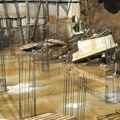 Užas u Novom Pazaru: Obrušio se potporni zid na gradilištu, pa povukao i deo porodične kuće, meštani u strahu
