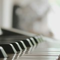 Studija: Skoro 40 odsto muzike objavljene u julu 2026. godine kreirano je pomoću AI