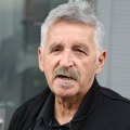 "Normalno da ću da grlim žene, neću muškarce!" Bosanca opkolile žene ispred studija "Pinkovih zvezda", ne skida osmeh sa lica…