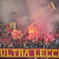 Srbi grejali klupe: Leće slavilo u Udinama