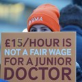 Više hiljada lekara počelo šestodnevni štrajk u Velikoj Britaniji
