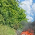 Haos na putevima u Srbiji: Zapalila se dva automobila: Jednog guta vatra, drugi potpuno izgoreo (foto/video)
