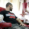 (Foto) rezerve krvi na minimumu u celoj Srbiji: Davanje krvi sada i uz specijalne naočari, evo kao sve izgleda