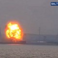 Istraga o uzroku eksplozije na teretnom brodu koji je isplovio iz luke Baltimor