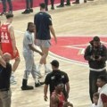 Slika koja zbunjuje: Devonte Grejem sa „čizmom“ na nozi
