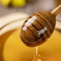 Konzumiranje meda može da ima zdravstvene rizike: Koje osobe bi trebalo da ga izbegavaju