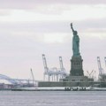 Француски војни авиони летели изнад Статуе слободе у Њујорку