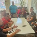 Mladi sasmetnjama u razvoju iz Leskovca uz podršku od 10.000 evra unapređuju proizvodnju umetničkog papira