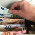 Izvršni odbor NBS usvojio meru za obezbeđenje dovoljne količine stranog efektivnog novca - Rok za vraćanje kupljenih deviza…