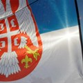 SNS osuđuje Uništena srpska zastava na prostorijama u Senti