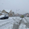 FOTO Pao prvi sneg ove zime u Sremskoj Mitrovici: Vozači, pažljivo za volanom