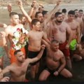 Bogojavljensko plivanje u Beranama: Do časnog krsta prvi Staniša Vučeljić (video)