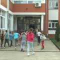 Ministarstvo prosvete nije uputilo nikakav zahtev direktorima škola o produžetku raspusta