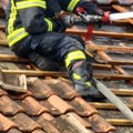 Požar u Gložanu: Goreli pomoćni objekti