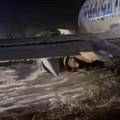 Боинг са 78 путника излетео са писте! Нови инцидент, повређено 11 људи