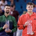 Menšik osvojio prvi trofej u karijeri i sprečio Đokovića da stigne do 100. titule