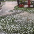"Smračilo se kao da je noć, a onda su počeli jaka oluja i grad" Nevreme opustošilo sela oko Gornjeg Milanovca, šteta na…