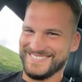 Ustaša godinama zarađivao u Srbiji, SAD otišao na tompsonov koncert: Rijaliti učesnik u nacističkoj majici na godišnjicu…