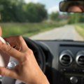 U akciji MUP-a "Fokus na putu" 3.397 vozača kažnjeno zbog korišćenja telefona u vožnji
