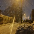 (Фото, видео) Пада снег у Београду! Формирао се бели покривач, бајковит призор у престоници