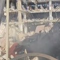 (Video) Zgrada se srušila u sekundi, ljudi zatrpani ispod ruševina Snažna eksplozija u poznatom letovalištu: Rođaci nestalih…
