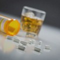 Lekovi koji se ne smeju kombinovati sa alkoholom - i čaša vina može biti rizična