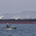 Tanker pogođen sa tri projektila: Novi incident u Ormuskom moreuzu
