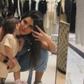 Spakovala stvari, pa ćerku od godinu dana odvela u luks šoping: Azra sa mužem i ćerkom hitno došla iz Amerike (foto)