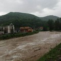 Kuće u Kosjeriću poplavljene za 20 minuta, u podrumima i dvorištima voda do metar: Kakvo je stanje jutros?