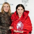 Tako to rade dive: Marina Abramović i Kim Katral oduševile izgledom na prestižnoj dodeli nagrada