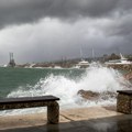 Olujno upozorenje za Hrvatsku: Orkanska bura u Dalmaciji, udari vetra dostići će i do 150 kilometara na čas