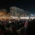 Završena blokada Žeželjevog i Varadinskog mosta: Studenti i građani okupljeni kod Mosta slobode u Novom Sadu (foto, video)