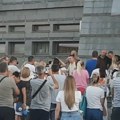 PROTEST ZBOG PRIVOĐENJA GIMNAZIJALCA!