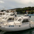 Snimak masovne tuče lokalaca i turista u Hrvatskoj: Nemac dobio lopatom po glavi, "radile" i grabulje