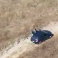 (Uznemirujući video) Ubio svekra i svekrvu, pa oteo bivšu partnerku! Horor u srpskom komšiluku: Policija ga jurila 9 sati…