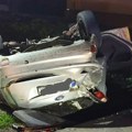 Strašan udes u Zdravka Čelara! Devojka pokosila stubiće i prevrnula auto na bok: Dramatičan snimak nesreće