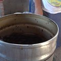 Pečenje rakije uz otkoštavanje šljiva (VIDEO)