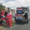 Teška nesreća u Nišu: Auto oborio bicklistu, čovek hitno prevezen u bolnicu