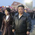 Severna Koreja: Emitovana nova pesma koja veliča Kim Džong Una (VIDEO)