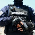 U stanu u Novom Sadu pronađeni narkotici i ručna bomba