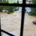 (Video) Bujica nosi sve pred sobom, voda stigla do prvog sprata: Dramatični snimci iz Poljske: Brana već probijena, stiglo…