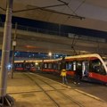 Tramvaj izleteo sa šina: Haos na ulici na Novom Beogradu (foto)