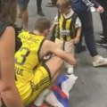 Gudurić sa sinom i srpskom zastavom proslavio titulu (VIDEO)