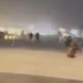 Ovako izgleda pakao kad vetar udara 150 km/h: Ljudi leteli, fasade pucale, ulice u haosu (video)