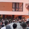 VIDEO Novi ugao sukoba navijača Zvezde i policije: Snimiljeno gađanje ispred „Marakane“