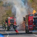 Srušio se mali avion u dvorište fabrike u Aradu: Dve osobe poginule