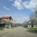 VAŠA PISMA! Mile Džunić: Ulica Kavak, nema trotoara, neuređen kolovoz, ulične svetiljke slabe...!