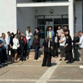 Skupovi podrške uhapšenim direktorima u Gračanici održavaju se i danas