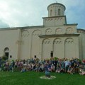 Edukativni letnji kamp jezičke škole “BlackBird“ u poseti crkvi Svetog Ahilija u Arilju (FOTO)
